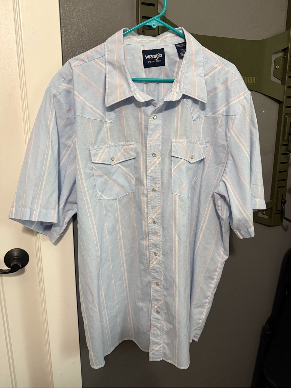 Wrangler Men’s Light Blue Short Sleeve Striped Western Shirt